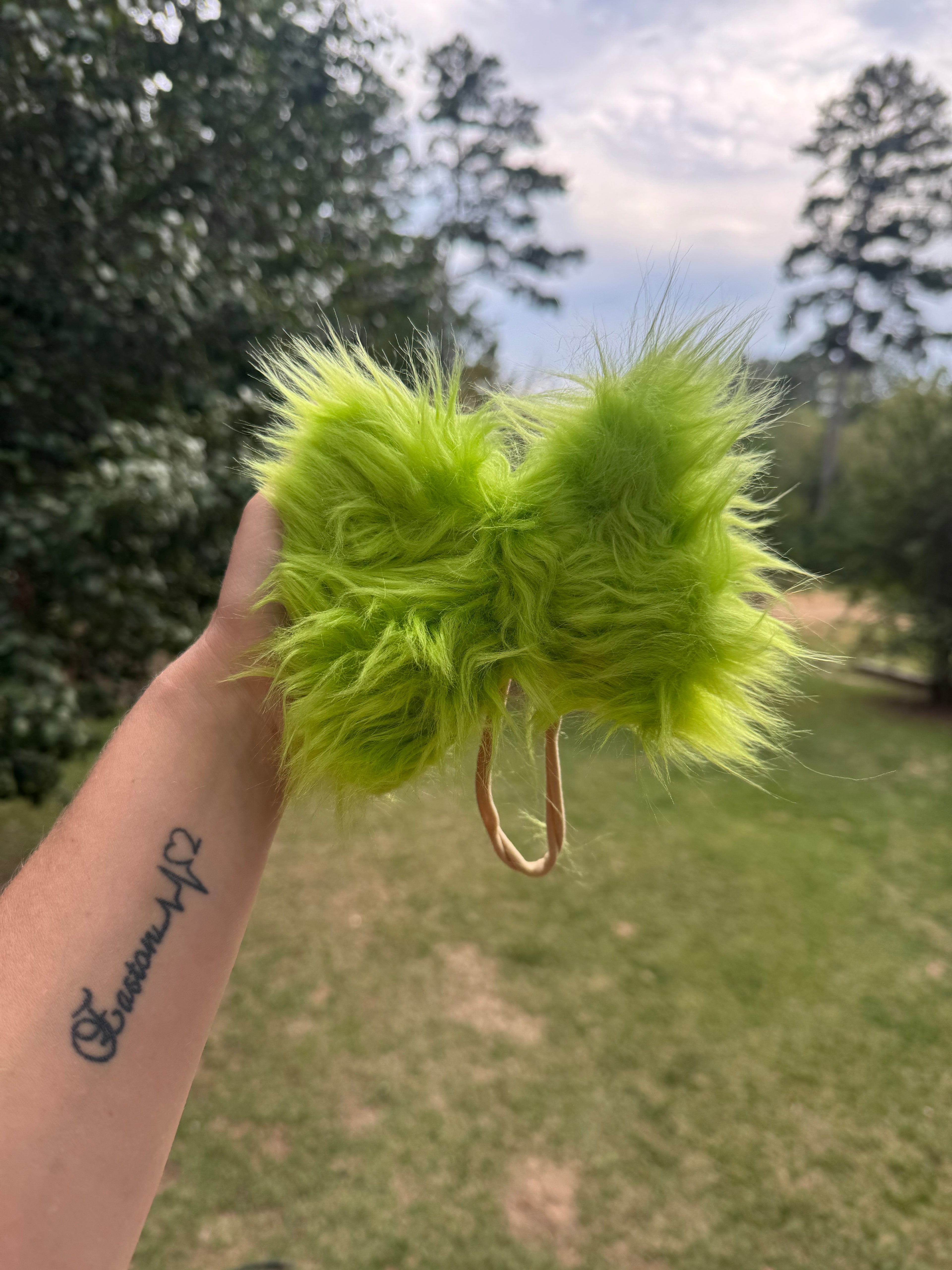 Furry green bow