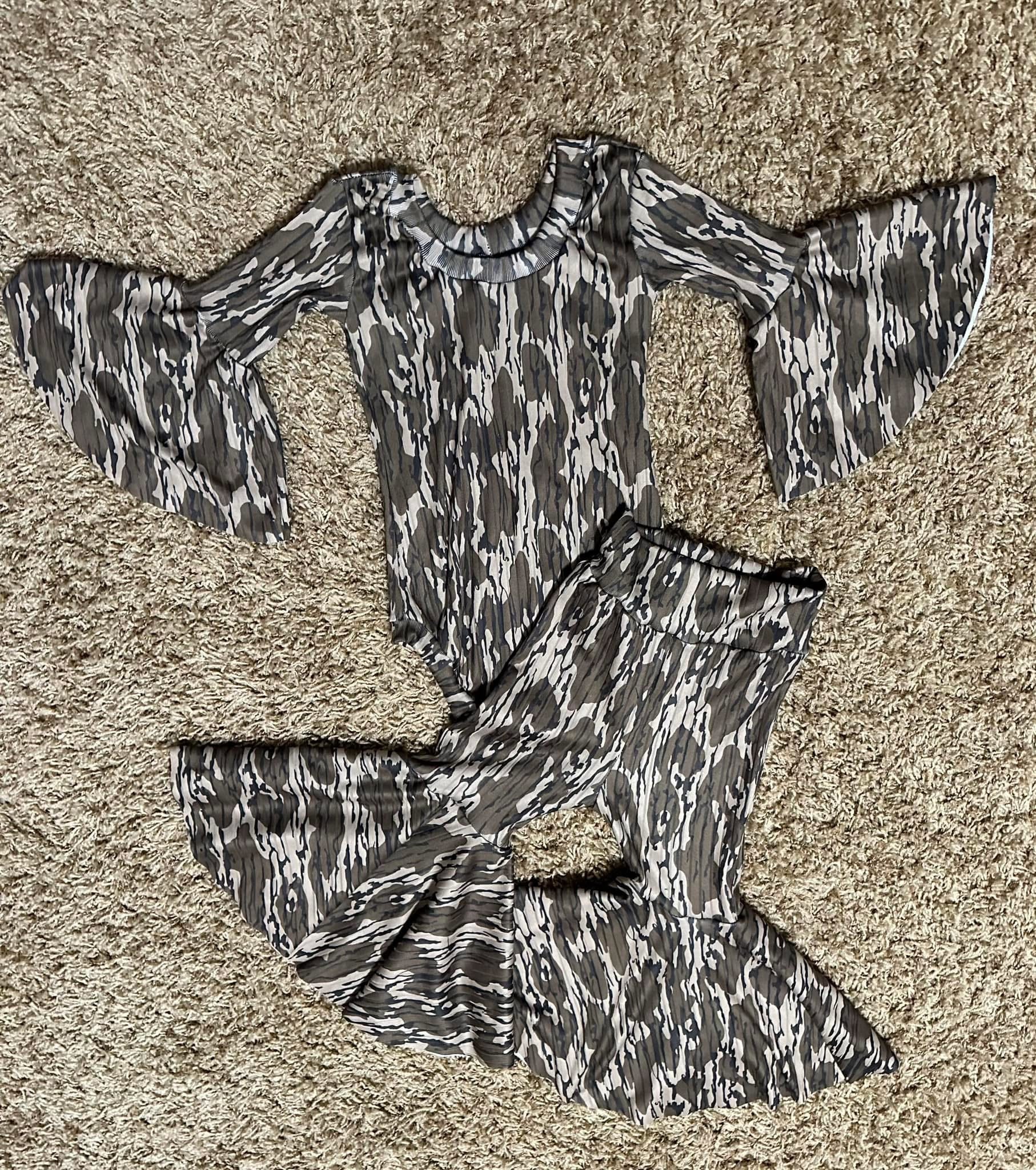 Bell sleeve onesie! (Onesie only!!)